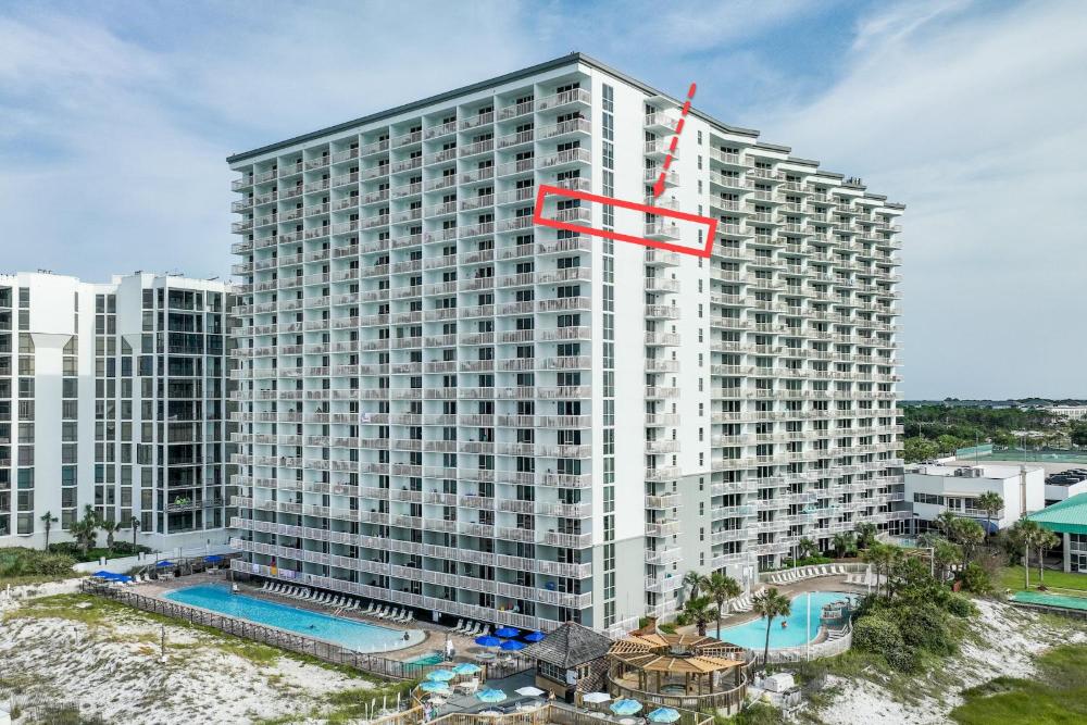 Two-Bedroom Deluxe Apartment with Ocean View interior